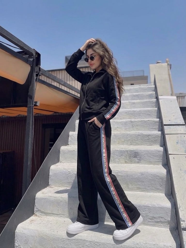 Moncler Tricolor Tape Wide-Leg Tracksuit | Black - ZAYA Jeans